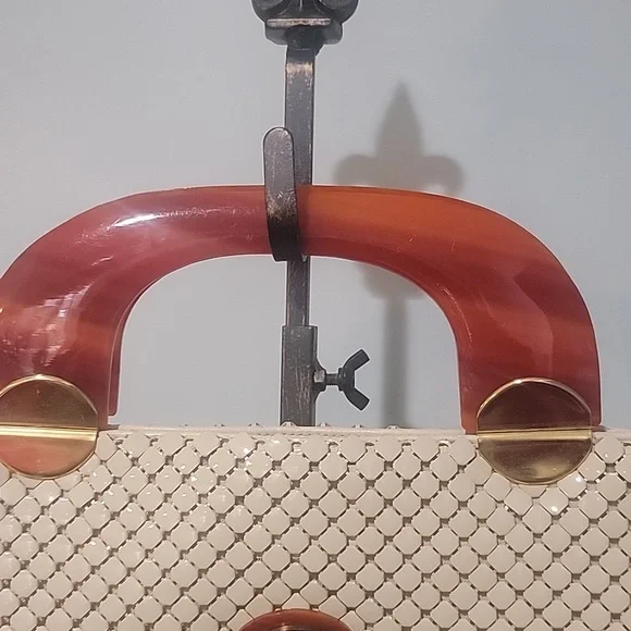 Vtg. WHITING & DAVIS MESH PURSE w/ Tortoise Lucite Handles - Picture 3 of 8